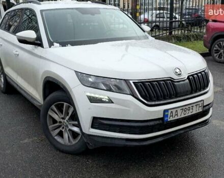 Белый Шкода Kodiaq, объемом двигателя 1.98 л и пробегом 99 тыс. км за 23600 $, фото 28 на Automoto.ua