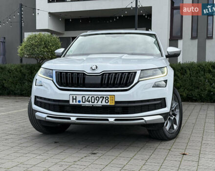 Белый Шкода Kodiaq, объемом двигателя 1.97 л и пробегом 230 тыс. км за 26999 $, фото 2 на Automoto.ua