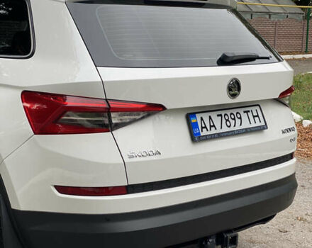Белый Шкода Kodiaq, объемом двигателя 1.98 л и пробегом 252 тыс. км за 22500 $, фото 6 на Automoto.ua