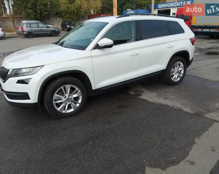 Белый Шкода Kodiaq, объемом двигателя 1.97 л и пробегом 98 тыс. км за 28500 $, фото 6 на Automoto.ua