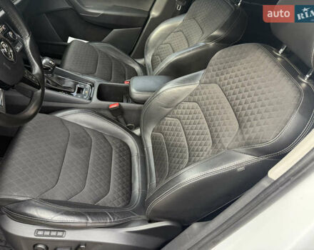 Белый Шкода Kodiaq, объемом двигателя 1.97 л и пробегом 263 тыс. км за 23800 $, фото 30 на Automoto.ua