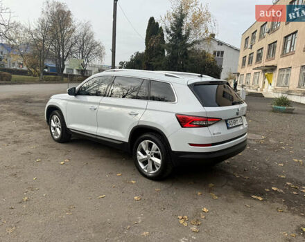 Белый Шкода Kodiaq, объемом двигателя 1.97 л и пробегом 263 тыс. км за 23800 $, фото 8 на Automoto.ua