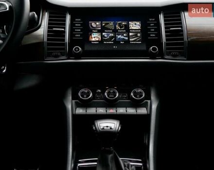 Белый Шкода Kodiaq, объемом двигателя 1.98 л и пробегом 56 тыс. км за 27500 $, фото 28 на Automoto.ua