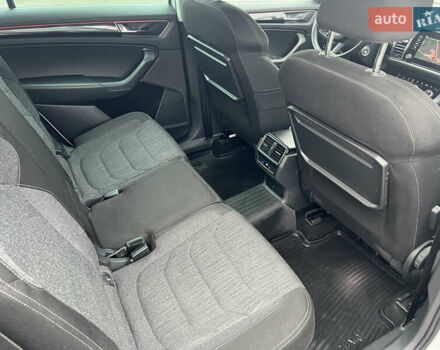 Белый Шкода Kodiaq, объемом двигателя 1.97 л и пробегом 229 тыс. км за 23509 $, фото 25 на Automoto.ua