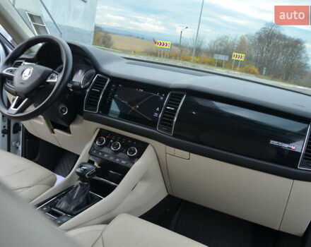 Білий Шкода Kodiaq, об'ємом двигуна 2 л та пробігом 245 тис. км за 26750 $, фото 60 на Automoto.ua