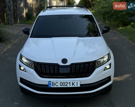 Білий Шкода Kodiaq, об'ємом двигуна 1.97 л та пробігом 256 тис. км за 24999 $, фото 4 на Automoto.ua