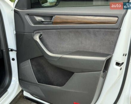Белый Шкода Kodiaq, объемом двигателя 1.97 л и пробегом 230 тыс. км за 26999 $, фото 61 на Automoto.ua