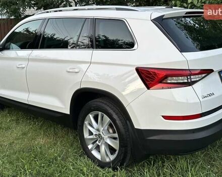Білий Шкода Kodiaq, об'ємом двигуна 1.97 л та пробігом 215 тис. км за 31950 $, фото 10 на Automoto.ua
