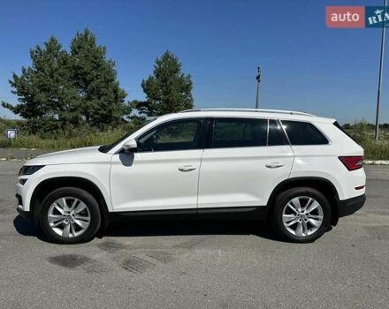 Білий Шкода Kodiaq, об'ємом двигуна 1.97 л та пробігом 215 тис. км за 31950 $, фото 6 на Automoto.ua