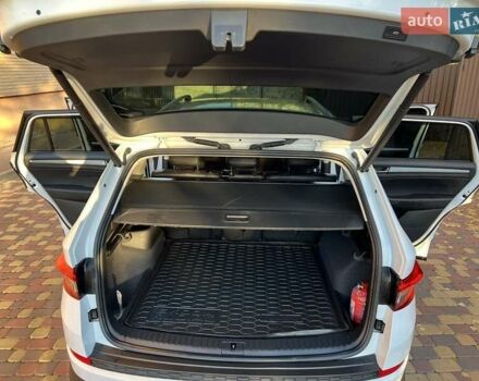 Белый Шкода Kodiaq, объемом двигателя 1.97 л и пробегом 118 тыс. км за 29700 $, фото 21 на Automoto.ua