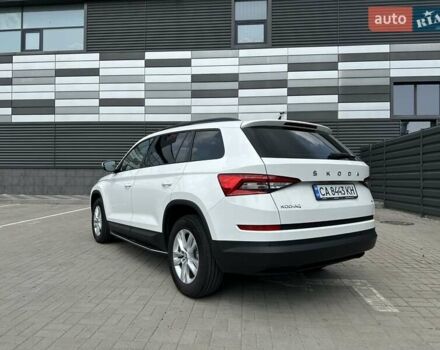 Белый Шкода Kodiaq, объемом двигателя 1.98 л и пробегом 138 тыс. км за 25000 $, фото 2 на Automoto.ua