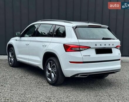 Белый Шкода Kodiaq, объемом двигателя 2 л и пробегом 137 тыс. км за 37600 $, фото 4 на Automoto.ua