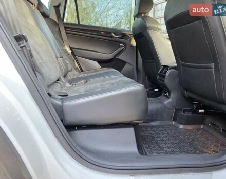 Білий Шкода Kodiaq, об'ємом двигуна 2.03 л та пробігом 188 тис. км за 28699 $, фото 18 на Automoto.ua