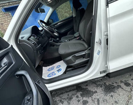 Білий Шкода Kodiaq, об'ємом двигуна 1.97 л та пробігом 200 тис. км за 24950 $, фото 9 на Automoto.ua