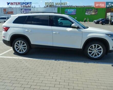 Белый Шкода Kodiaq, объемом двигателя 1.97 л и пробегом 239 тыс. км за 24500 $, фото 7 на Automoto.ua