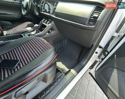 Белый Шкода Kodiaq, объемом двигателя 0 л и пробегом 300 тыс. км за 22500 $, фото 9 на Automoto.ua