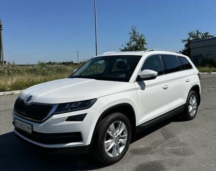 Білий Шкода Kodiaq, об'ємом двигуна 1.97 л та пробігом 215 тис. км за 31950 $, фото 4 на Automoto.ua