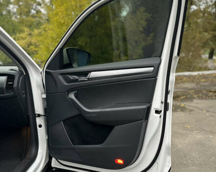 Білий Шкода Kodiaq, об'ємом двигуна 1.97 л та пробігом 200 тис. км за 24950 $, фото 19 на Automoto.ua