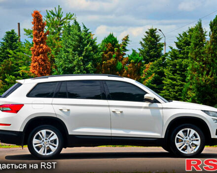 Белый Шкода Kodiaq, объемом двигателя 2 л и пробегом 105 тыс. км за 31200 $, фото 5 на Automoto.ua