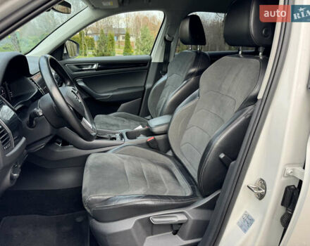 Білий Шкода Kodiaq, об'ємом двигуна 1.97 л та пробігом 131 тис. км за 29750 $, фото 14 на Automoto.ua