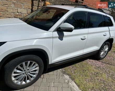 Білий Шкода Kodiaq, об'ємом двигуна 1.98 л та пробігом 77 тис. км за 31500 $, фото 2 на Automoto.ua