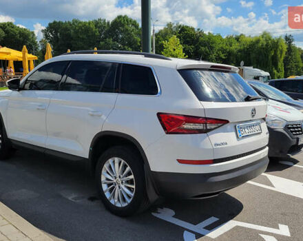 Білий Шкода Kodiaq, об'ємом двигуна 1.97 л та пробігом 100 тис. км за 31500 $, фото 45 на Automoto.ua