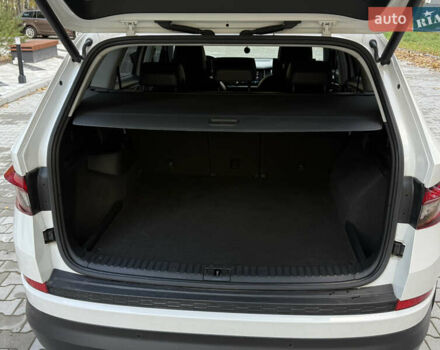 Білий Шкода Kodiaq, об'ємом двигуна 1.97 л та пробігом 79 тис. км за 31000 $, фото 1 на Automoto.ua