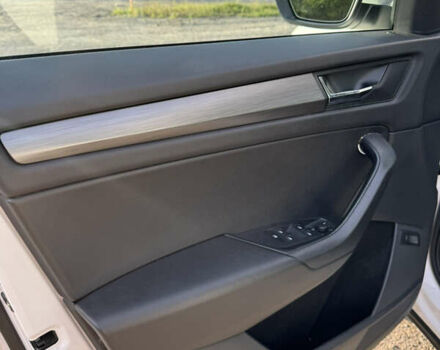 Белый Шкода Kodiaq, объемом двигателя 1.97 л и пробегом 260 тыс. км за 24900 $, фото 11 на Automoto.ua