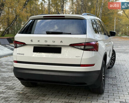 Білий Шкода Kodiaq, об'ємом двигуна 1.97 л та пробігом 79 тис. км за 31000 $, фото 25 на Automoto.ua