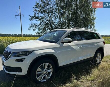 Білий Шкода Kodiaq, об'ємом двигуна 1.97 л та пробігом 215 тис. км за 31950 $, фото 5 на Automoto.ua