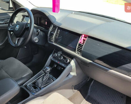 Білий Шкода Kodiaq, об'ємом двигуна 1.97 л та пробігом 100 тис. км за 31500 $, фото 34 на Automoto.ua