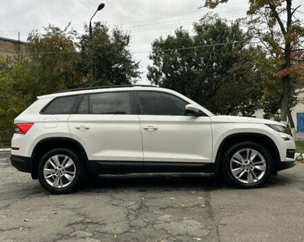 Білий Шкода Kodiaq, об'ємом двигуна 1.97 л та пробігом 200 тис. км за 24950 $, фото 6 на Automoto.ua
