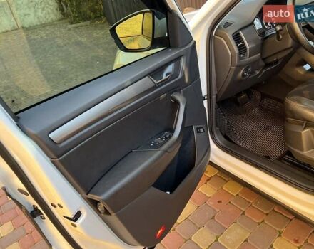 Белый Шкода Kodiaq, объемом двигателя 1.97 л и пробегом 118 тыс. км за 29700 $, фото 17 на Automoto.ua