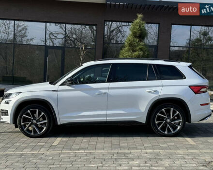 Білий Шкода Kodiaq, об'ємом двигуна 2 л та пробігом 211 тис. км за 27800 $, фото 4 на Automoto.ua