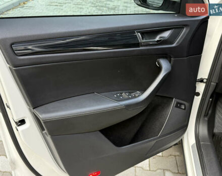 Білий Шкода Kodiaq, об'ємом двигуна 1.97 л та пробігом 79 тис. км за 31000 $, фото 15 на Automoto.ua