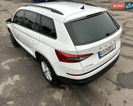 Белый Шкода Kodiaq, объемом двигателя 1.97 л и пробегом 200 тыс. км за 23000 $, фото 46 на Automoto.ua