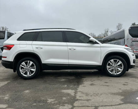 Белый Шкода Kodiaq, объемом двигателя 1.97 л и пробегом 200 тыс. км за 23000 $, фото 3 на Automoto.ua