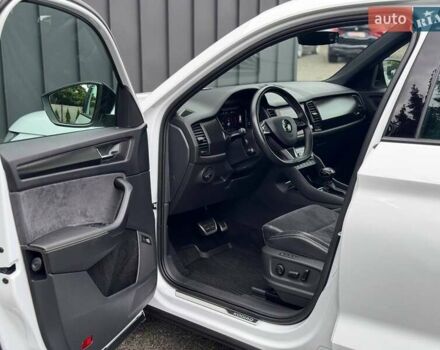 Белый Шкода Kodiaq, объемом двигателя 2 л и пробегом 137 тыс. км за 37600 $, фото 11 на Automoto.ua