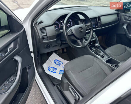 Белый Шкода Kodiaq, объемом двигателя 1.97 л и пробегом 200 тыс. км за 23000 $, фото 11 на Automoto.ua