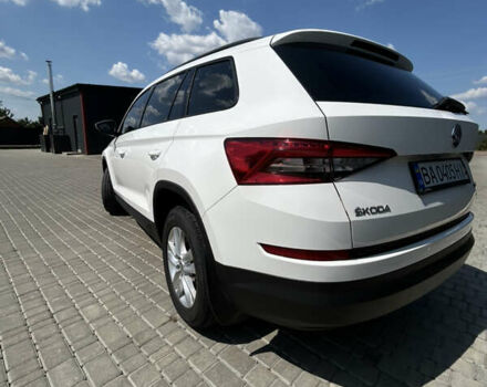 Белый Шкода Kodiaq, объемом двигателя 0 л и пробегом 300 тыс. км за 22500 $, фото 2 на Automoto.ua