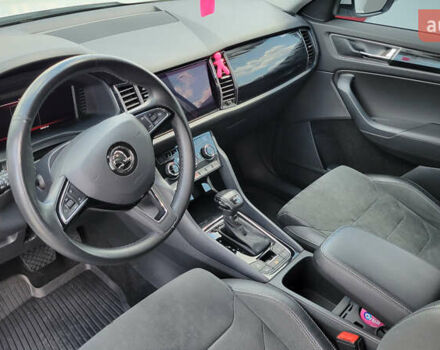 Білий Шкода Kodiaq, об'ємом двигуна 1.97 л та пробігом 100 тис. км за 31500 $, фото 26 на Automoto.ua
