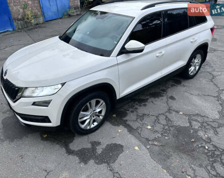 Белый Шкода Kodiaq, объемом двигателя 1.97 л и пробегом 200 тыс. км за 26000 $, фото 56 на Automoto.ua