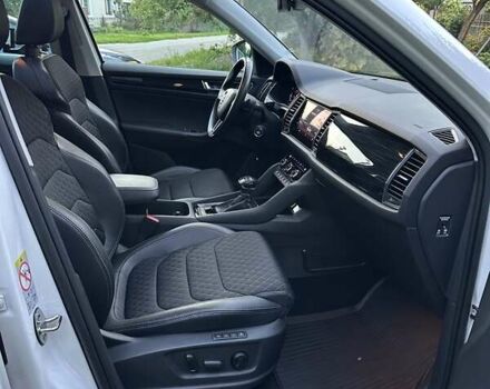 Білий Шкода Kodiaq, об'ємом двигуна 1.97 л та пробігом 215 тис. км за 31950 $, фото 61 на Automoto.ua
