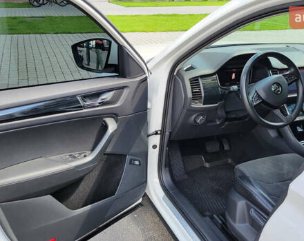 Білий Шкода Kodiaq, об'ємом двигуна 1.97 л та пробігом 100 тис. км за 31500 $, фото 28 на Automoto.ua