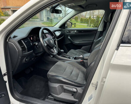 Білий Шкода Kodiaq, об'ємом двигуна 1.97 л та пробігом 131 тис. км за 29750 $, фото 13 на Automoto.ua