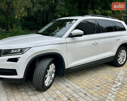 Белый Шкода Kodiaq, объемом двигателя 1.98 л и пробегом 229 тыс. км за 21500 $, фото 5 на Automoto.ua