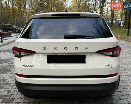 Білий Шкода Kodiaq, об'ємом двигуна 1.97 л та пробігом 79 тис. км за 31000 $, фото 16 на Automoto.ua