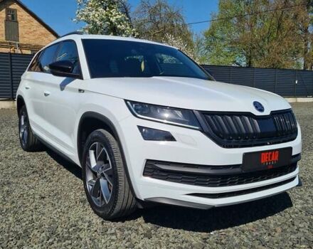 Белый Шкода Kodiaq, объемом двигателя 2 л и пробегом 121 тыс. км за 34450 $, фото 2 на Automoto.ua