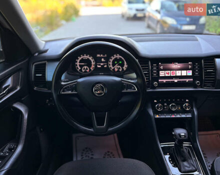 Белый Шкода Kodiaq, объемом двигателя 2 л и пробегом 186 тыс. км за 27777 $, фото 13 на Automoto.ua