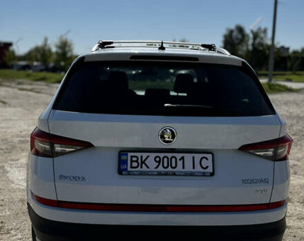 Білий Шкода Kodiaq, об'ємом двигуна 2 л та пробігом 198 тис. км за 25800 $, фото 1 на Automoto.ua